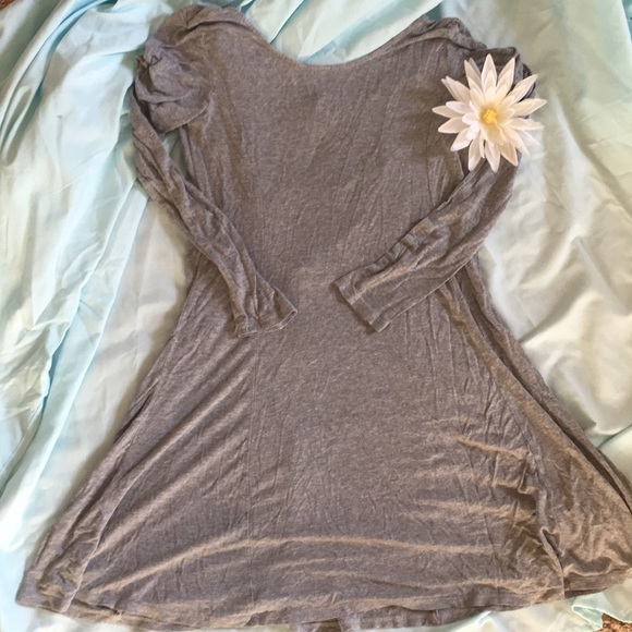 Forever 21 Dresses & Skirts - Forever 21 Grey Long-sleeved Open Back Dress
